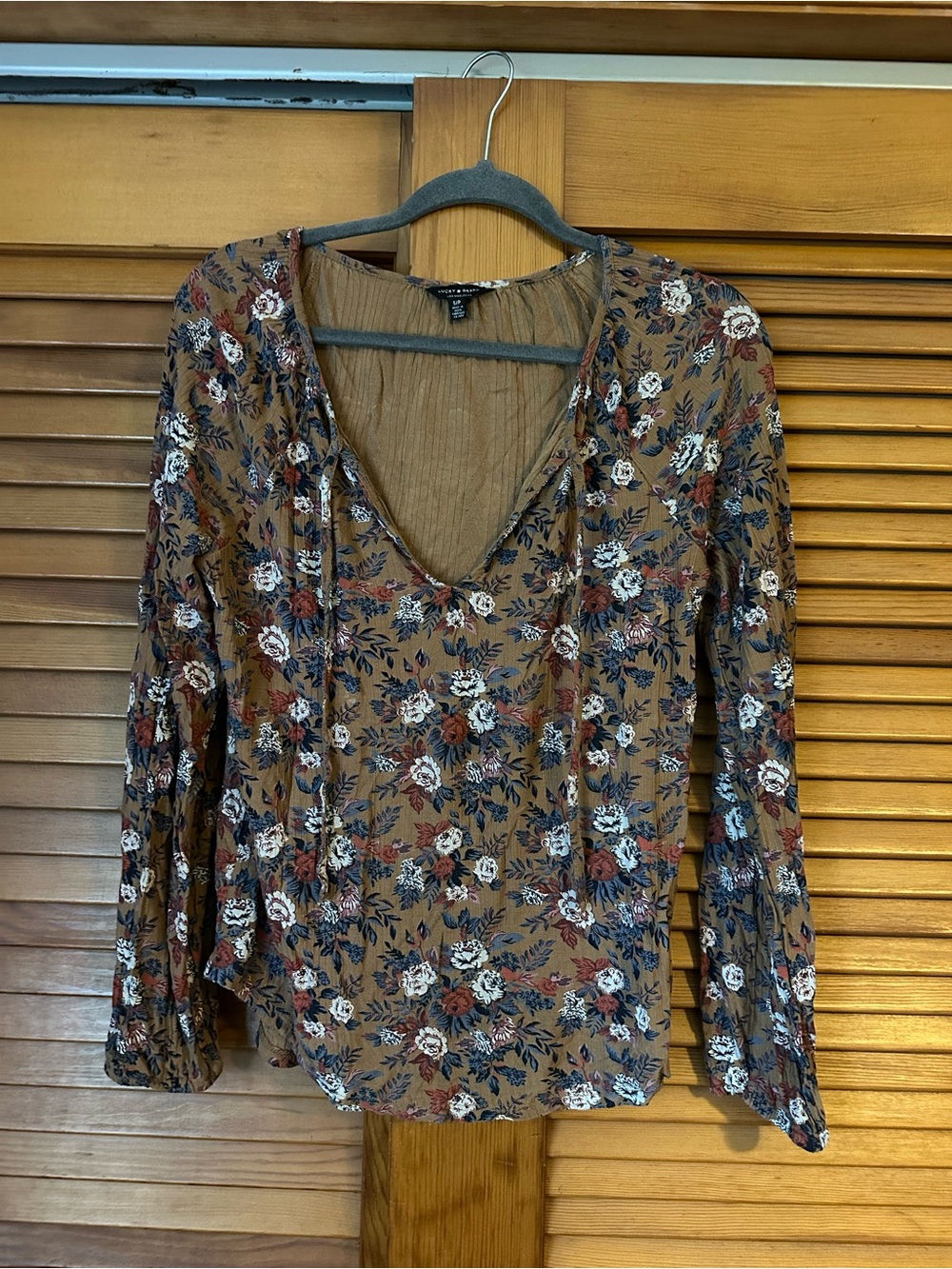 Lucky Brand Brown Floral V-Neck Long Sleeve Top